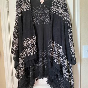 Bohemian Aztec Print Fringe Ruana S/M